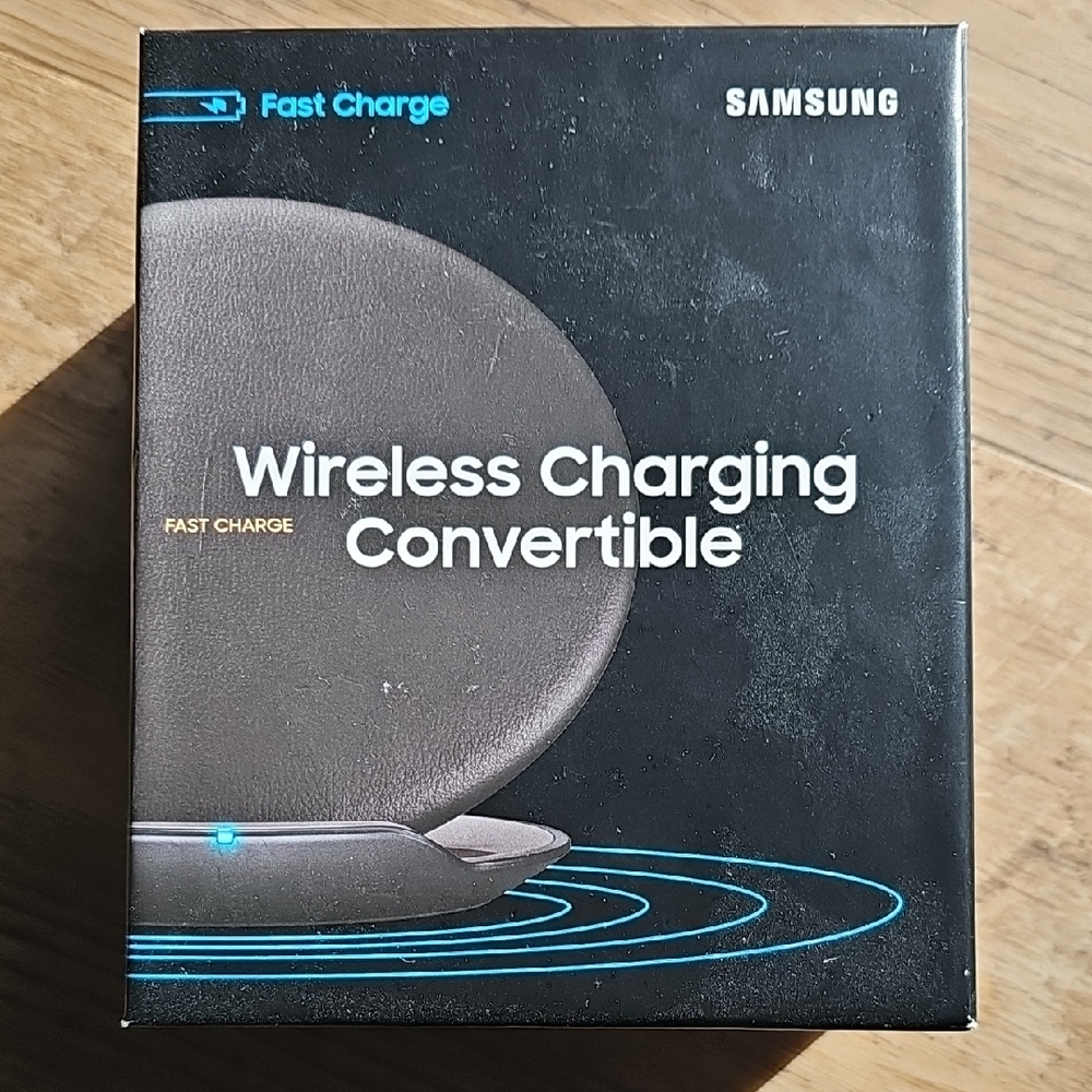 Samsung Fast Charge Wireless Pad in Black